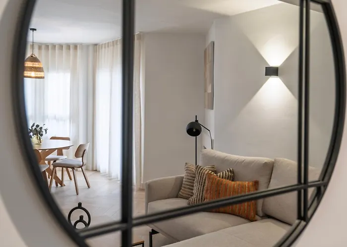 Elegant Penthouse With Private Rooftop Sun Deck In Naranjos, Lägenhet Marbella