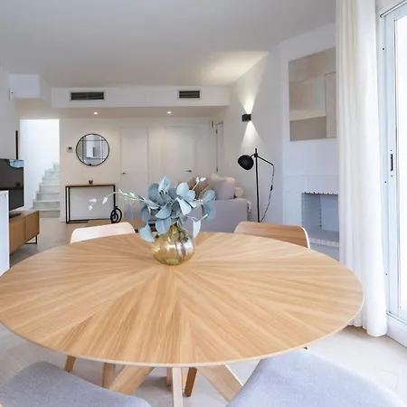 公寓 Elegant Penthouse With Private Rooftop Sun Deck In Naranjos, 马尔韦利亚
