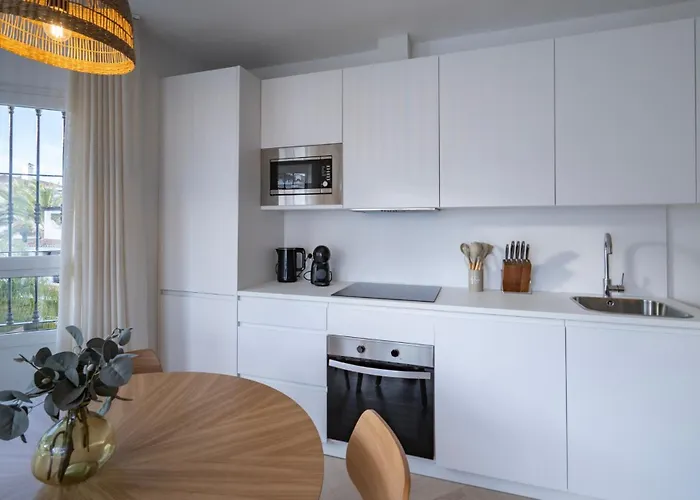 شقة Elegant Penthouse With Private Rooftop Sun Deck In Naranjos, *