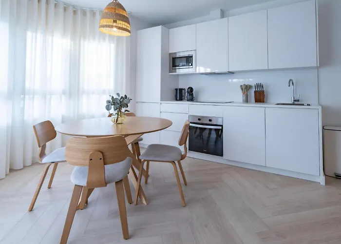 Elegant Penthouse With Private Rooftop Sun Deck In Naranjos, * Марбелья