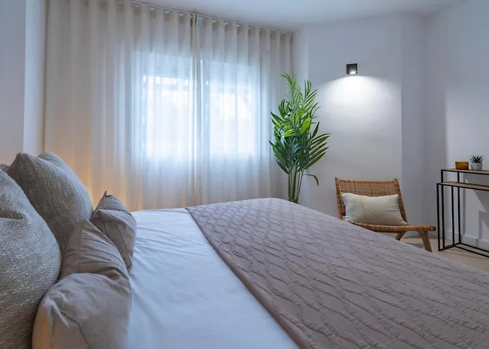 Elegant Penthouse With Private Rooftop Sun Deck In Naranjos, Апартаменти *