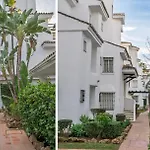 Apartamento Elegant Penthouse With Private Rooftop Sun Deck In Naranjos,