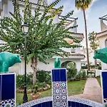 Apartamento Elegant Penthouse With Private Rooftop Sun Deck In Naranjos, *