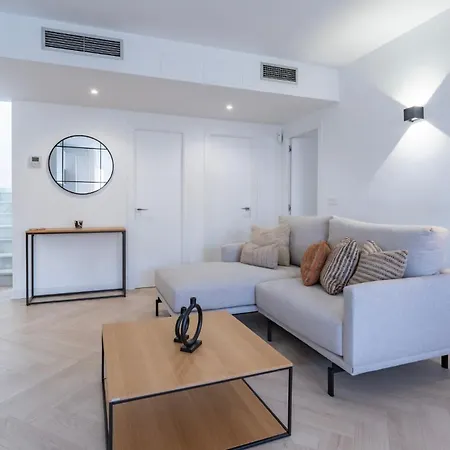 Elegant Penthouse With Private Rooftop Sun Deck In Naranjos, 公寓