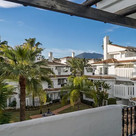 Elegant Penthouse With Private Rooftop Sun Deck In Naranjos, Апартаменты *